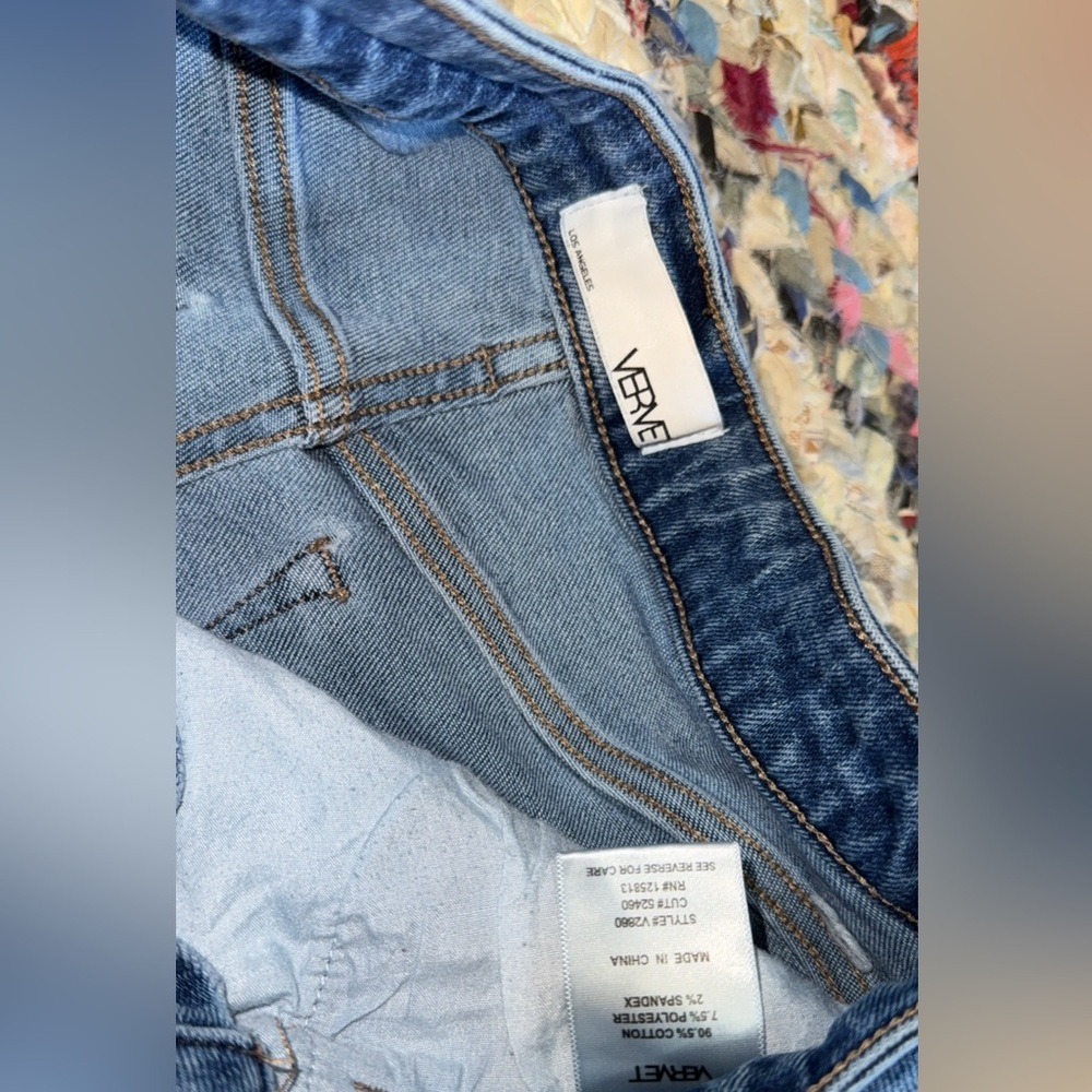 Vervet shorts size small - Picture 2 of 4